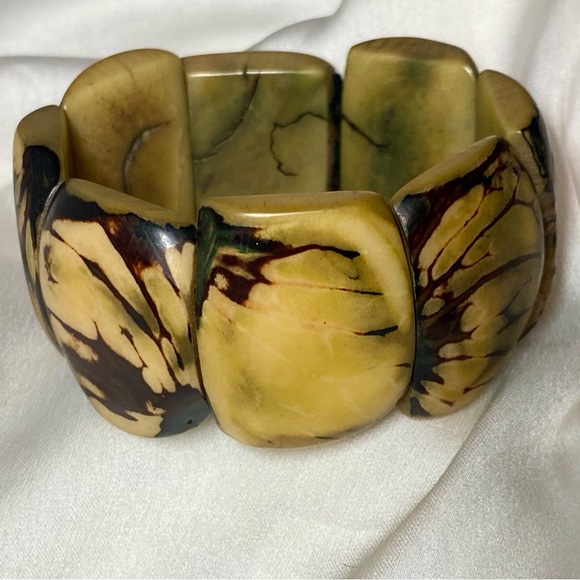 VINTAGE CARVED TAGUA NUT BRACELET - Picture 1 of 6